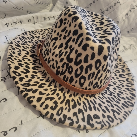 Beige Leopard Fedora hat - Picture 2 of 4